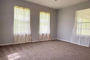 801 N Douglas Ave, Cleburne, TX 76033 - Photo 21