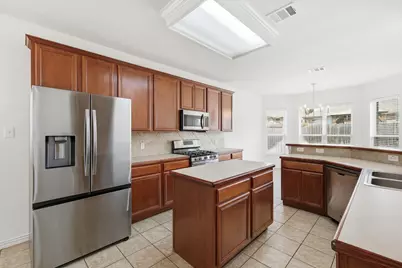 3617 Queenswood Court, Fort Worth, TX 76244 - Photo 9