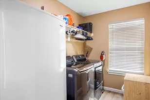 807 Rock Harbor Dr, Granbury, TX 76048 - Photo 9