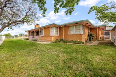 2000 Standifer Street, Fort Worth, TX 76164 - Photo 3