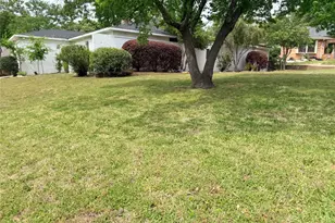 1827 Rhinevalley Dr, Arlington, TX 76012 - Photo 25