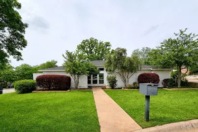 1827 Rhinevalley Drive, Arlington, TX 76012 - Photo 1