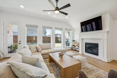 2100 Pleasant Run Lane, Fort Worth, TX 76008 - Photo 3