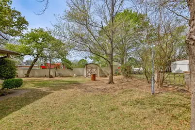 108 E Evans Street, Saint Jo, TX 76265 - Photo 33
