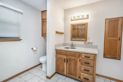 108 E Evans Street, Saint Jo, TX 76265 - Photo 19