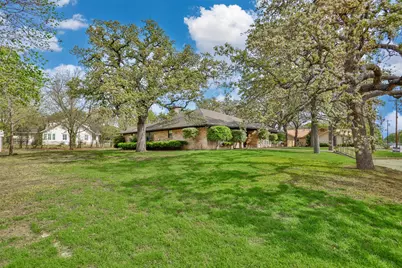 108 E Evans Street, Saint Jo, TX 76265 - Photo 35