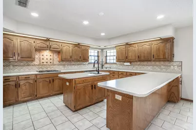 108 E Evans Street, Saint Jo, TX 76265 - Photo 9