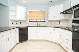6732 Coach House Ln, Plano, TX 75023 - Photo 7