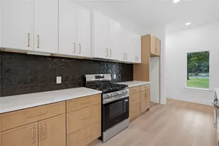 2634 Bainbridge Dr, Dallas, TX 75237 - Photo 11