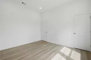 2634 Bainbridge Dr, Dallas, TX 75237 - Photo 23