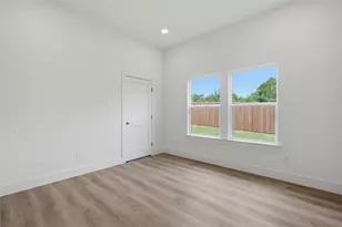 2634 Bainbridge Dr, Dallas, TX 75237 - Photo 21