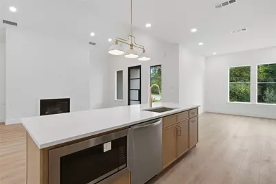 2634 Bainbridge Drive, Dallas, TX 75237 - Photo 5