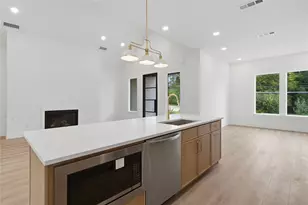 2634 Bainbridge Dr, Dallas, TX 75237 - Photo 5