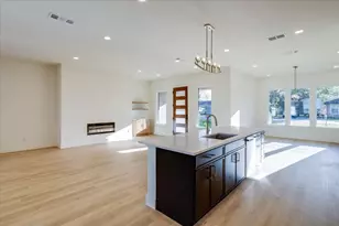 2634 Bainbridge Dr, Dallas, TX 75237 - Photo 9