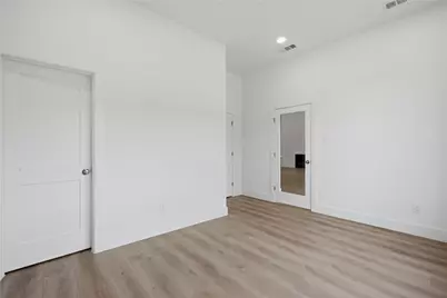2634 Bainbridge Drive, Dallas, TX 75237 - Photo 15