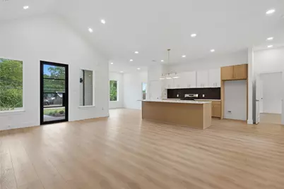 2634 Bainbridge Drive, Dallas, TX 75237 - Photo 3