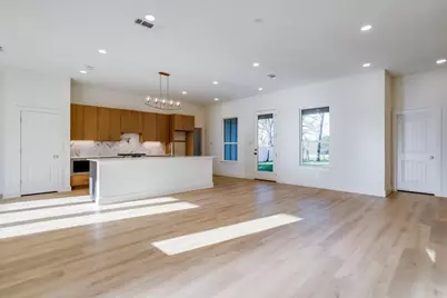 2634 Bainbridge Drive, Dallas, TX 75237 - Photo 5