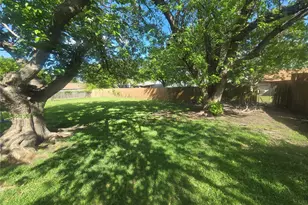 422 Woodmere Dr, Garland, TX 75043 - Photo 17