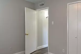 422 Woodmere Dr, Garland, TX 75043 - Photo 9