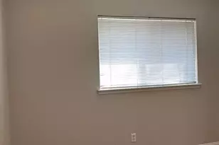 422 Woodmere Dr, Garland, TX 75043 - Photo 9