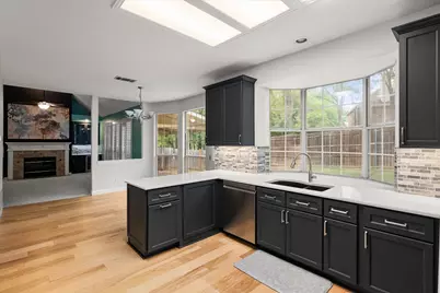 6211 Fox Hunt Drive, Arlington, TX 76001 - Photo 9