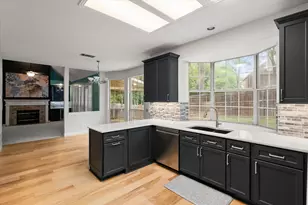 6211 Fox Hunt Dr, Arlington, TX 76001 - Photo 9