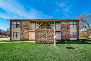 218 Renfro St, Grand Prairie, TX 75051 - Photo 1
