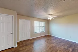 218 Renfro St, Grand Prairie, TX 75051 - Photo 5