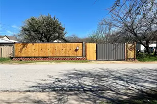 716 Baylor St, Nocona, TX 76255 - Photo 5