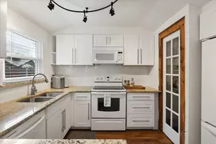 635 S Waxahachie St, Mansfield, TX 76063 - Photo 15