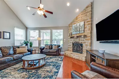 2720 Cove Drive, Grand Prairie, TX 75054 - Photo 7