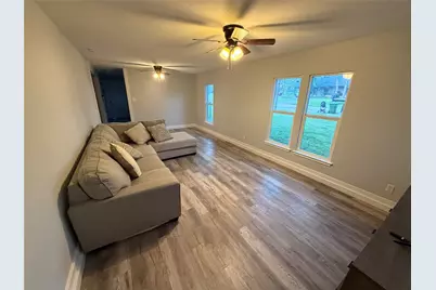 150 Ash Creek Court, Springtown, TX 76082 - Photo 3