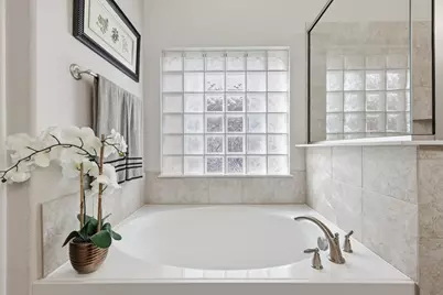 3813 Bentley Drive, Bedford, TX 76021 - Photo 25