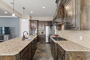 12445 Pleasant Hill Ln, Frisco, TX 75033 - Photo 11