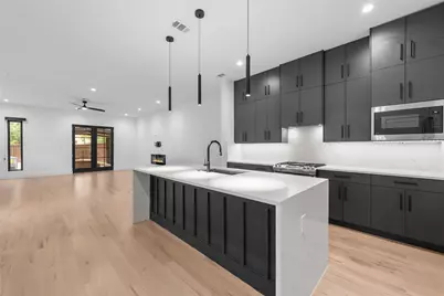 5227 Lindsley Avenue, Dallas, TX 75223 - Photo 3