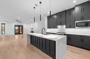 5227 Lindsley Ave, Dallas, TX 75223 - Photo 3