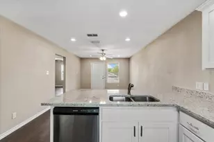 1406 Courtney Pl, Cleburne, TX 76033 - Photo 7