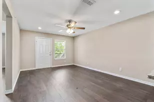 1406 Courtney Pl, Cleburne, TX 76033 - Photo 3