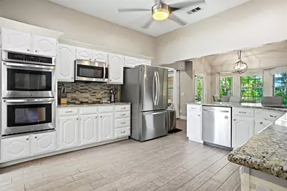 2620 Surrey Woods Road, Flower Mound, TX 75028 - Photo 9
