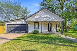 807 Wyatt St, Waxahachie, TX 75165 - Photo 1