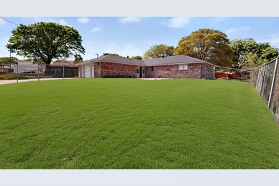 208 Gregory Drive, DeSoto, TX 75115 - Photo 37