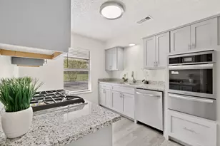 208 Gregory Dr, DeSoto, TX 75115 - Photo 11