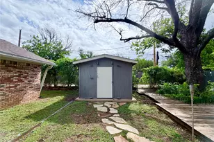 933 Ave F, Abilene, TX 79601 - Photo 31
