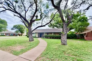 933 Ave F, Abilene, TX 79601 - Photo 33