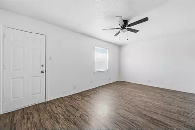 6833 S Creek Drive, Fort Worth, TX 76133 - Photo 3