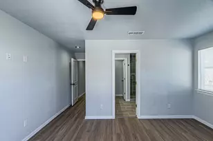 2419 Jeffries St, Dallas, TX 75215 - Photo 7