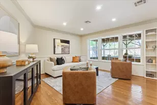 102 N 30th St, Waco, TX 76710 - Photo 9