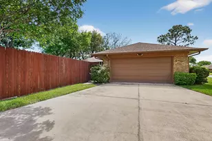 600 Britain Ct, Irving, TX 75062 - Photo 37