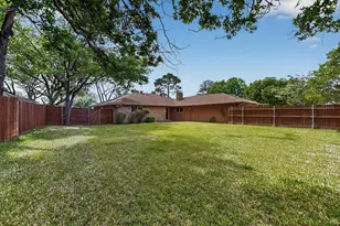 600 Britain Ct, Irving, TX 75062 - Photo 33