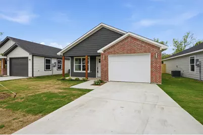 1012 S 1st Street, Sherman, TX 75090 - Photo 1